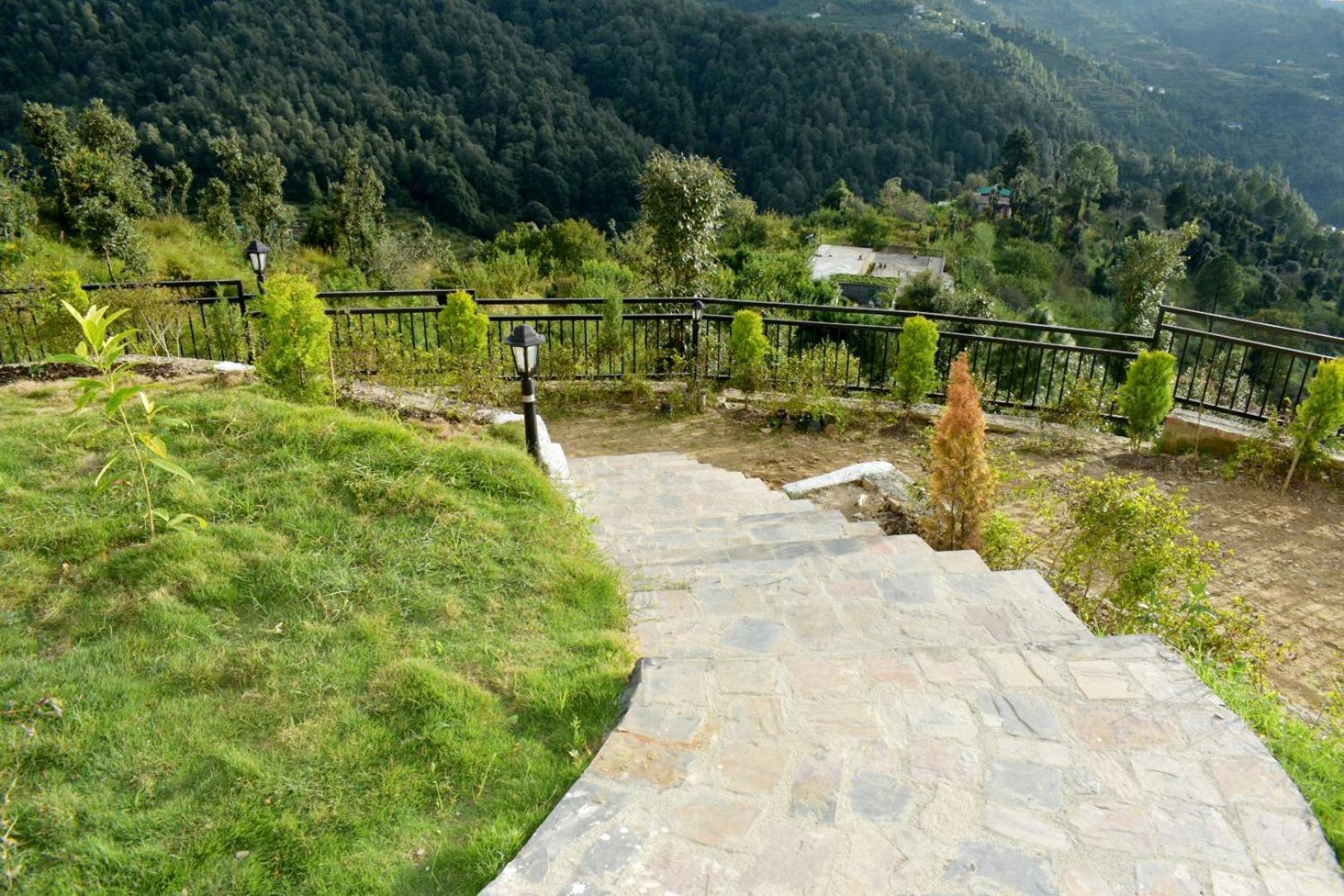 Rega Manivedya The Jungle Trail Resort Mukteshwar Exterior foto
